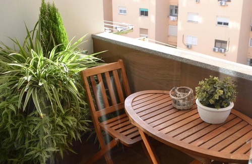 La Petxina Apartment | CENTER 8 guests/A.C./WIFI/PARKING/LUXURY/connected to all destinations