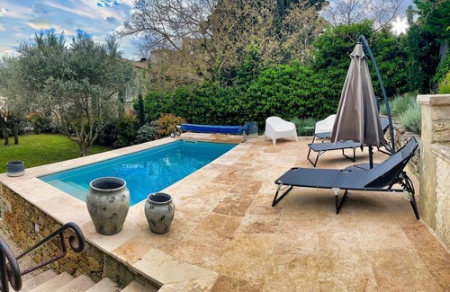 Grignan House | Center Grignan, House with garden, Castle view