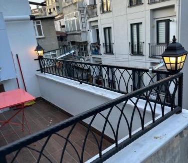 Besiktas Apartment | Center of city in Beşiktaş 2 plus 1 with 2 Bathroom and 3 Air Conditioner