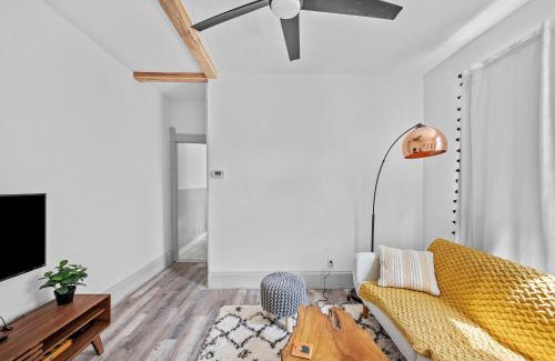 Little Italy Apartment | Center of Little Italy #2