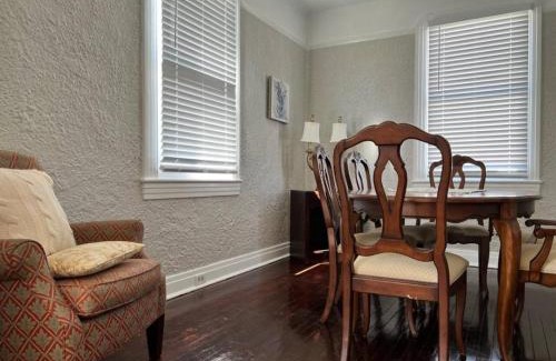 Jefferson House | Center of NOLA Loft - walk to Ochsner