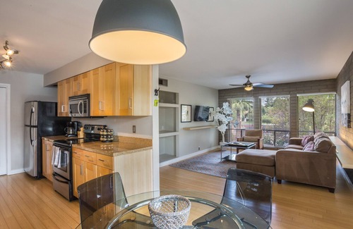 South Scottsdale Condo | Center of Scottsdale, Close to golf courses. shopping, restaurants, trails, etc.