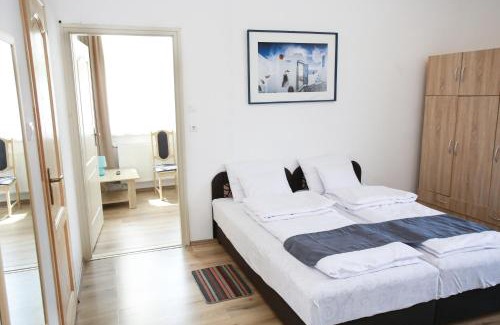 Szentes Bed & Breakfast | Centrál Panzió