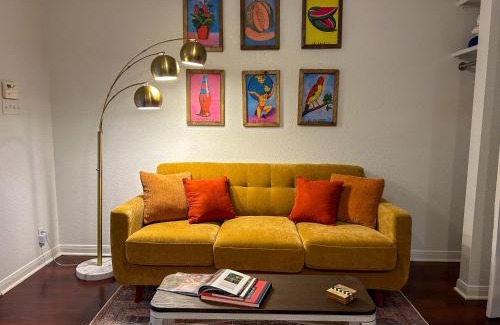 Alta Vista Apartment | Central 1br 1ba SA Casita w full kitchen & patio