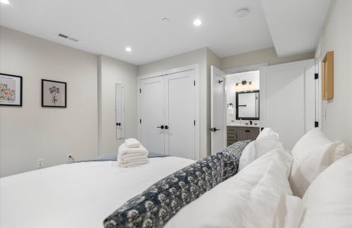Park View Apartment | Central 2-BR City Sanctuary - Commuter-Friendly
