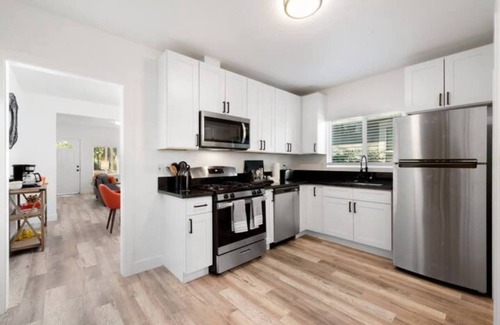 Southeastern Sacramento House | Central 2BR, 1BA & Arcade Crib in the heart of Sac