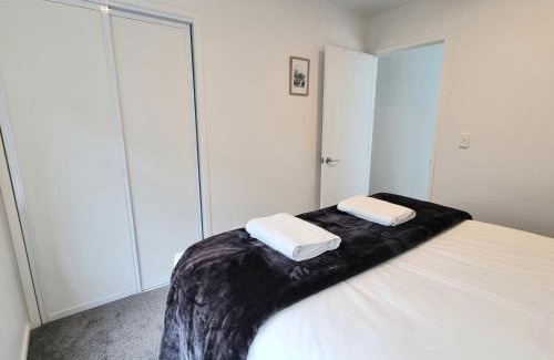 Christchurch City Centre Apartment | Central 2BRM 2BTH townhouse FREE carpark
