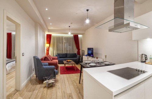 Gayrettepe Apartment | Central and Luxury Residence in Istanbul Besiktas