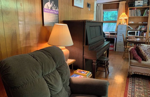 Yellow Springs House | Central and Shady 1-bedroom house in Yellow Springs with WiFi and AC