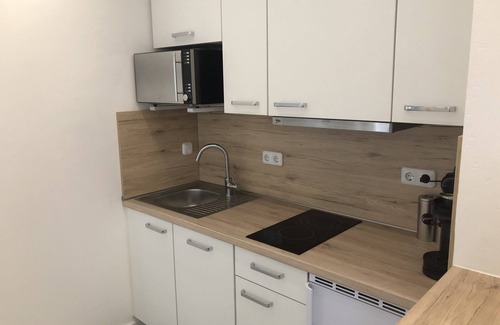 Sudstadt Apartment | Central Apartment near Messe