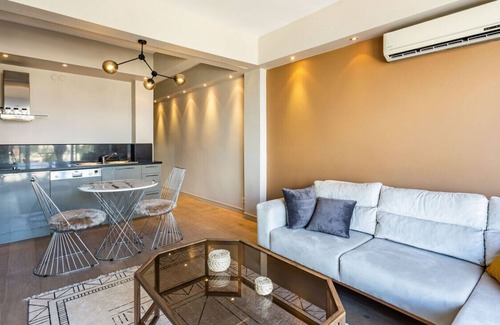 Cihangir Apartment | Central Apartment with Bosphorus View in Cihangir
