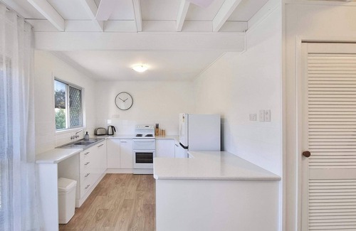 Bargara Apartment | Central Bargara Beach Bungalow by UG