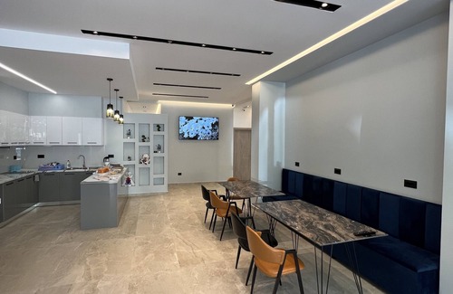 Qender Hostel | Central Boutique Hostel