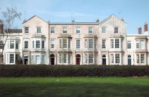 Cheltenham Apartment | Central Cheltenham, Regency 1st Floor Apartment with PARKING, Cavalier Suite - Sleeps 6