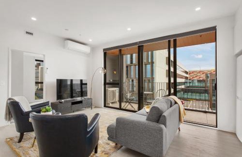 Christchurch City Centre Apartment | Central City Luxury Apartment stunning views sunny