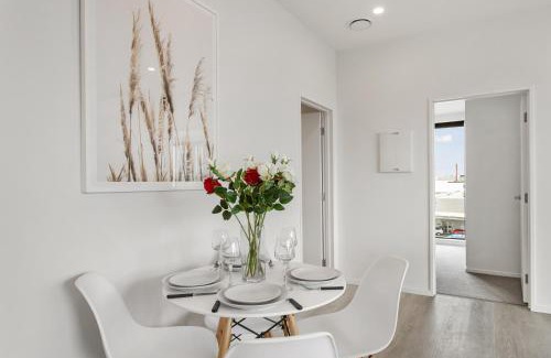 Christchurch City Centre Apartment | Central City Luxury Apartment stunning views sunny