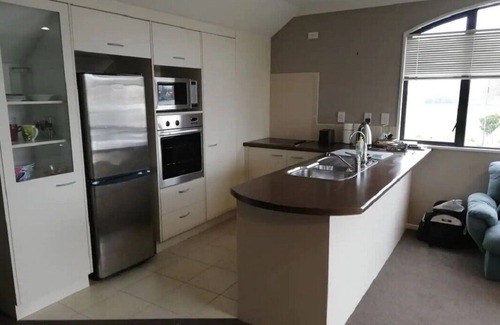 Hamilton House | Central City whole Townhouse opposite FMG Stadium, 2 bed, 2 bath