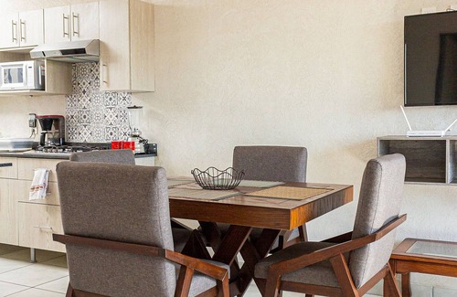 San Juan de Dios Apartment | Central condominium near IMSS, H Civil & CUCS