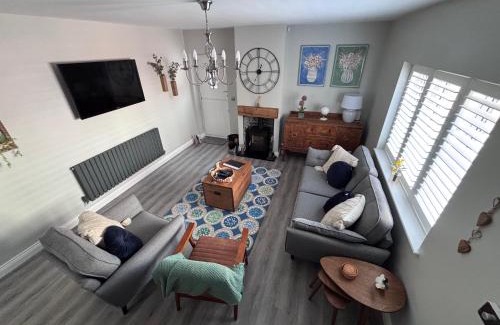 Edwinstowe House | Central, dog friendly, private courtyard