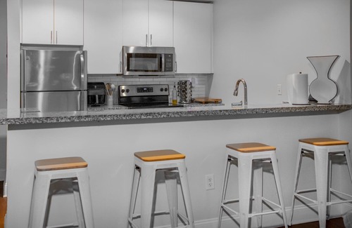 City West Apartment | Central DTLA 1-Bedroom – Walkable, Modern, 24 hrs amenties and Cozy Stay!