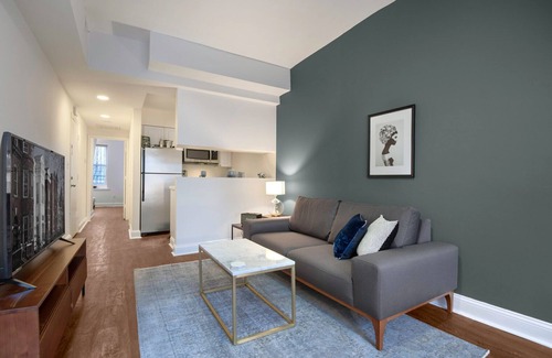Dupont Circle Apartment | Central Dupont Circle 1BR near metro & GW, by Blueground