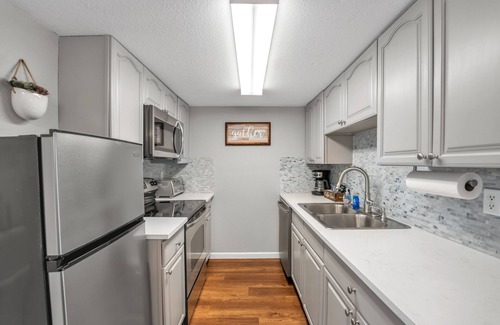 Frisco House | Central Frisco Townhouse | Walk to Cafes & Bars