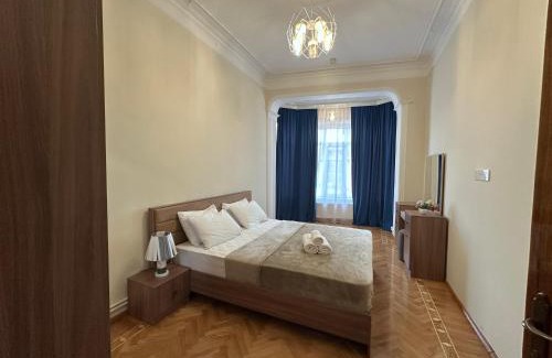 Sheki Apartment | Central ISr Baku apartment by Bakuapart