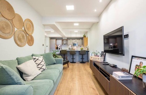 Riverside Apartment | Central location 2 bedrooms/5 minutes walking to Tower Bridge/Shad Thames