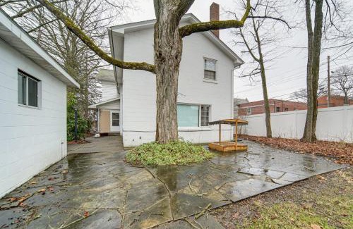 Meadville Apartment | Central Meadville Apartment - Walk to Downtown!