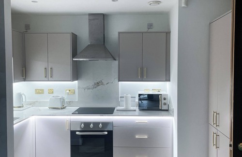 Central Milton Keynes Apartment | Central Milton Keynes Apartment W/Private Balcony, Newly Refurbished