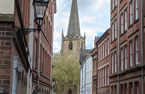 Nottingham City Centre Apartment | Central Nottingham Gem - Luxurious 2-Bed Apartment
