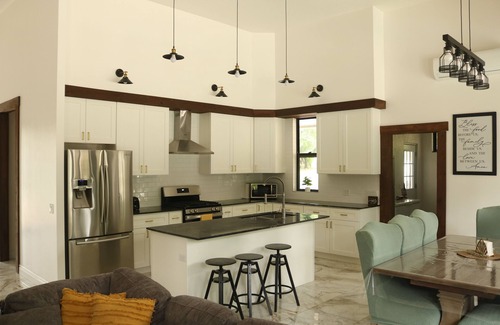 Armenia House | Central Oasis | Pool | BBQ | Family friendly