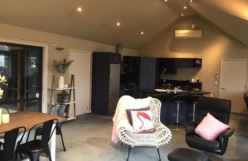Lowburn House | Central Otago Touch of Class
