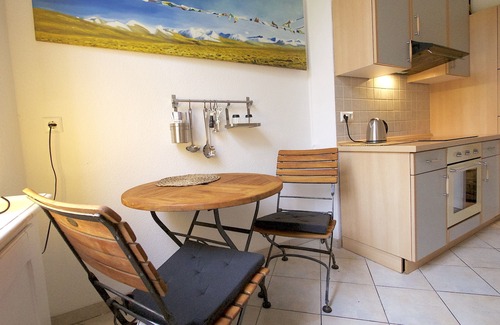 Wilmersdorf Apartment | Central, quiet, bright and cozy, in 10 minutes by car to the hotspots