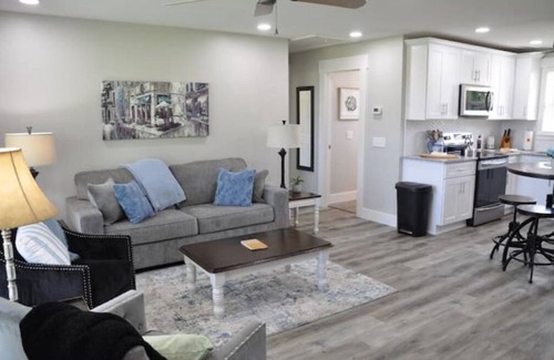 Lebanon House | Central Retreat D, NEW, Close to Everything!