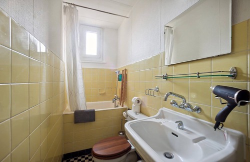 Lausanne Center Apartment | Central Serenity: Your City Center Escape
