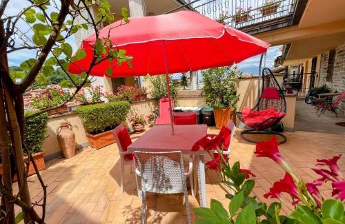 Spoleto Apartment | Central Spoleto apartment with large sunny terrace with views