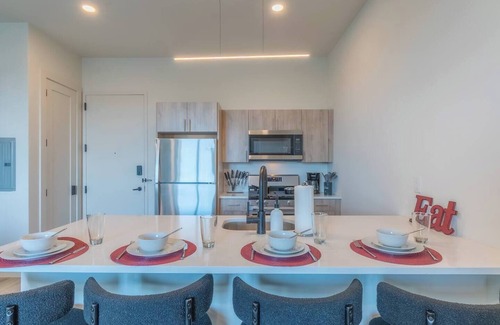 East Orange Apartment | Central Stay in East Orange, Near Airport+Train w/FREE Parking!