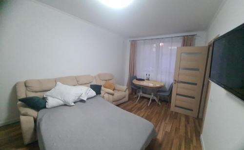 Tirgu Neamt Apartment | Central Stay