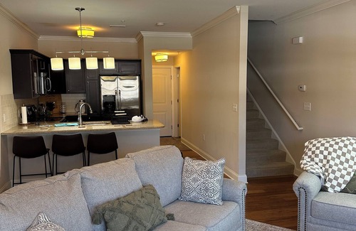 Wilmington Ski Chalet | Central & Stylish 6 Beds Retreat on Haystack Golf Course, 10 Mins to Mount Snow