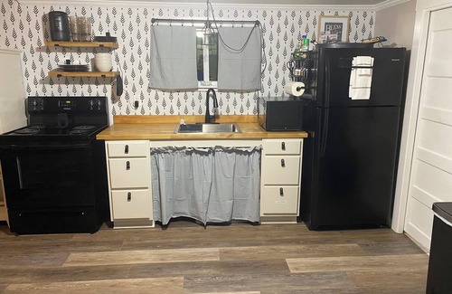Rogersville Cottage | Central to what Upper East Tennessee has to offer!