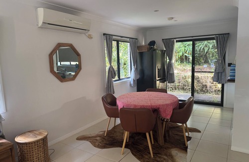 Lismore House | Central town house. 2km away from lismore base house.