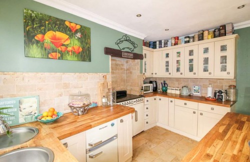 Ripon House | Central townhouse with hot tub jacuzzi bath and 3D TV room