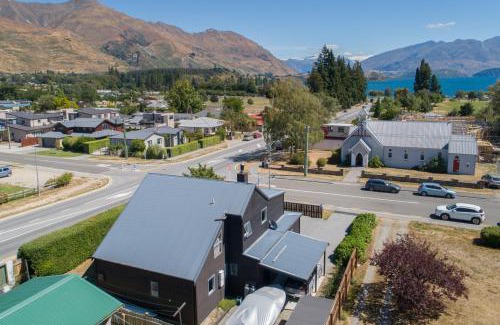 Wanaka House | Central Wanaka Retreat Close to the Lake