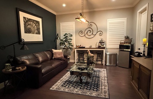 Manteca Apartment | Centrally located 1 bedroom, 1 bath Casita!