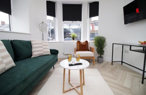 Gabalfa Apartment | Centrally Located 2 Bedroom
