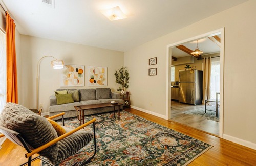 Memphis House | Centrally Located 2 King Bed Midtown Memphis 2362