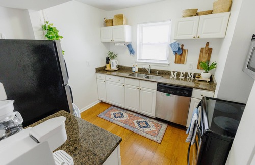 Midtown Condo | Centrally Located 2BR Overton Square Unit 2 Yes Pets