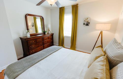 Midtown Apartment | Centrally Located 2BR Overton Square Unit 2 Fast WiFi Free Parking Yes Pets