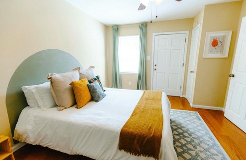 Midtown Apartment | Centrally Located 3BR Overton Square Fast WiFi Free Parking Yes Pets